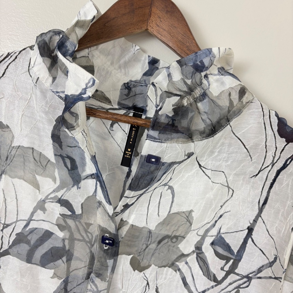 IC by Connie Rayon Jacket Women M White Grey Floral Crinkle Semi Sheer Quiet Lux